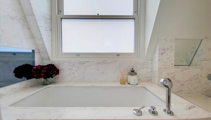 3 Bedroom Flat To Rent In Prince Of Wales Terrace, London, W8
