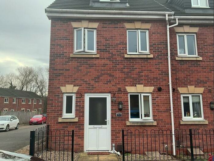 3 Bedroom Town House To Rent In Station Road, Langley Mill, Nottingham, NG16