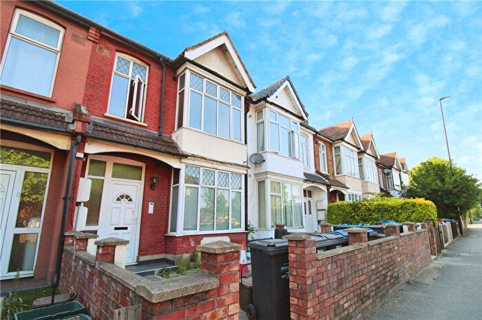 5 Bedroom Flat To Rent In Morden Road, London, SW19