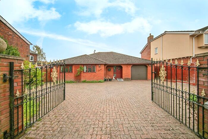 3 Bedroom Detached Bungalow For Sale In New Road, Long Melford, Sudbury, CO10