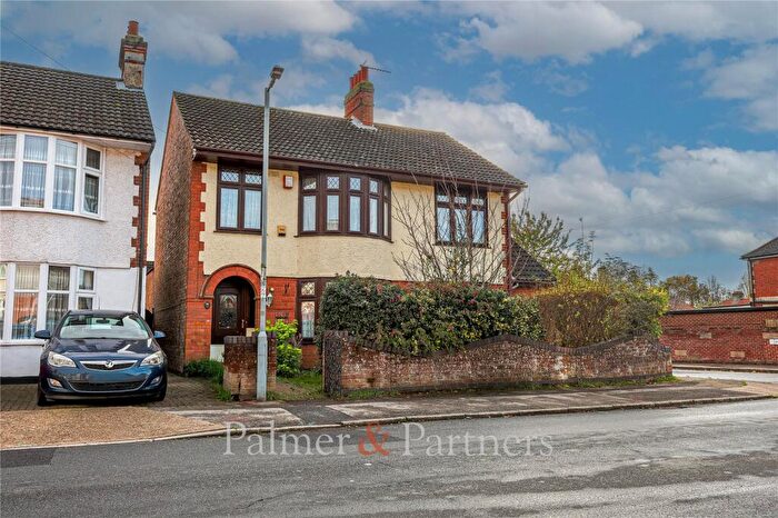 4 Bedroom Semi-Detached House To Rent In Benacre Road, Ipswich, Suffolk, IP3