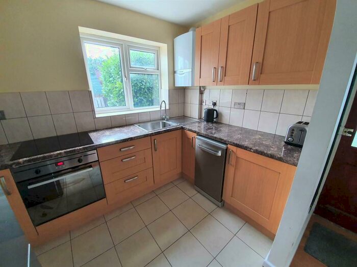 2 Bedroom Maisonette To Rent In Maidenhead, Berkshire, SL6
