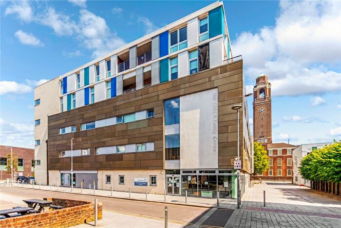 2 Bedroom Flat For Sale In Wellington Court, Axe Street, Barking, IG11