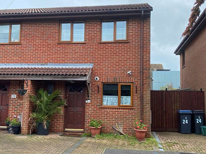 Terraced House To Rent In Station Drive, Walmer, CT14