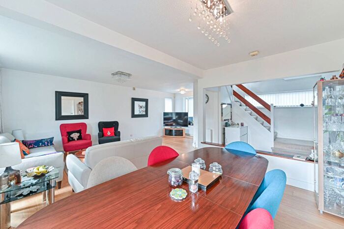 4 Bedroom Detached House For Sale In Alleyn Park, West Dulwich, London, SE21