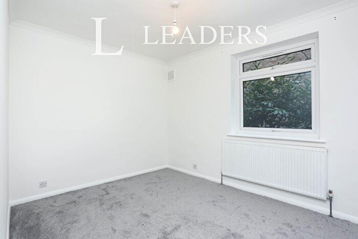 2 Bedroom Flat To Rent In Albemarle Road, Beckenham, BR3