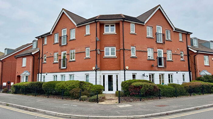 2 Bedroom Apartment For Sale In York Road, Newbury, RG14