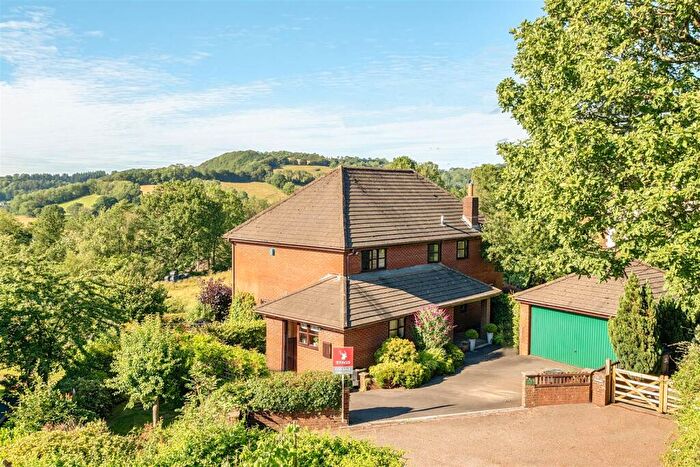 4 Bedroom Detached House For Sale In Cove, Tiverton, EX16
