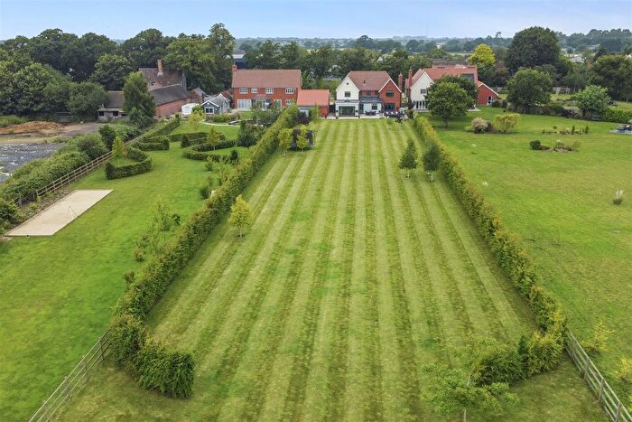 4 Bedroom Detached House For Sale In Glebe Place, Tendring, Clacton-On-Sea, CO16