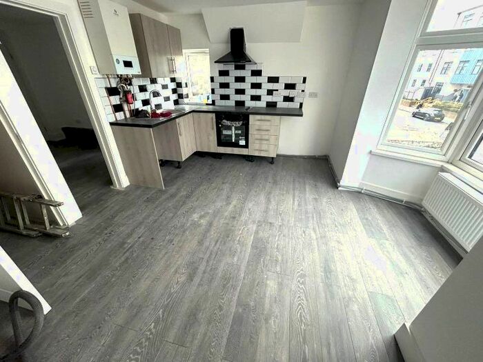 1 Bedroom Flat To Rent In Ley Street, Ilford, IG2