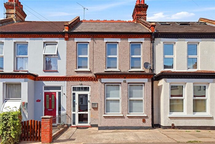 3 Bedroom Terraced House For Sale In South Avenue, Southend-On-Sea, Essex, SS2