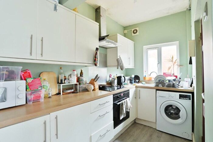 3 Bedroom Terraced House To Rent In Beehive Road, Sheffield, S10