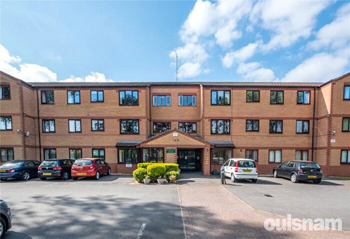 2 Bedroom Apartment For Sale In Northfield Road, Kings Norton, Birmingham, West Midlands, B30