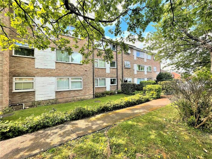 1 Bedroom Flat To Rent In Morgan Court, Feltham Hill Road, Ashford, Surrey, TW15