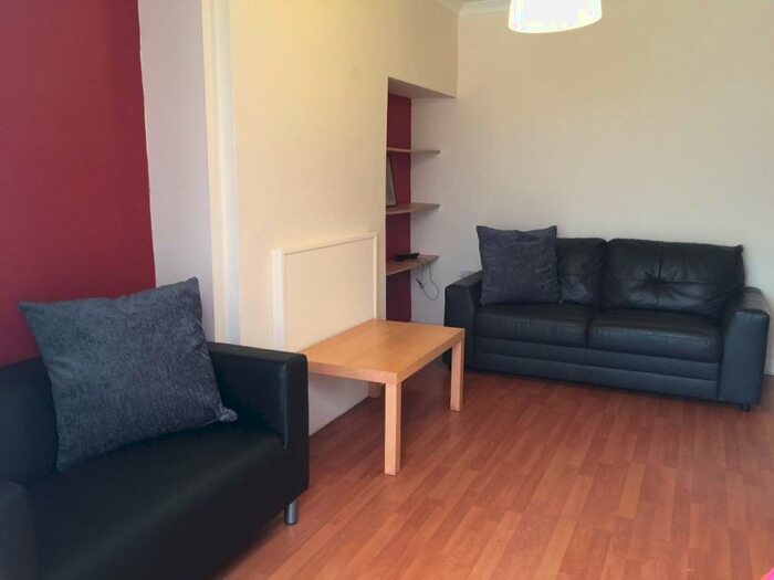 4 Bedroom Semi-Detached House To Rent In Quinton Road, Harborne, Birmingham, B17