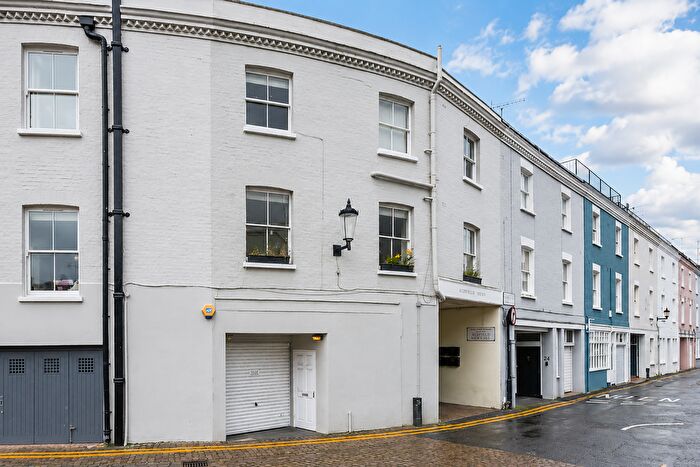 3 Bedroom Property For Sale In Redfield Lane, SW5