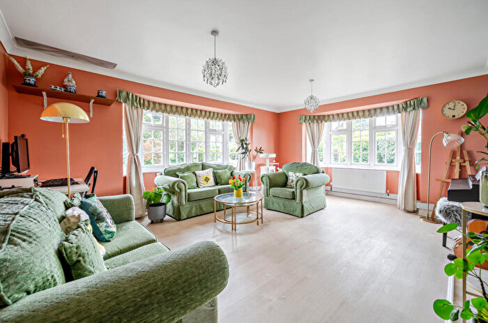 3 Bedroom Apartment For Sale In Kings Keep, Mays Hill Road, Shortlands, Bromley, BR2