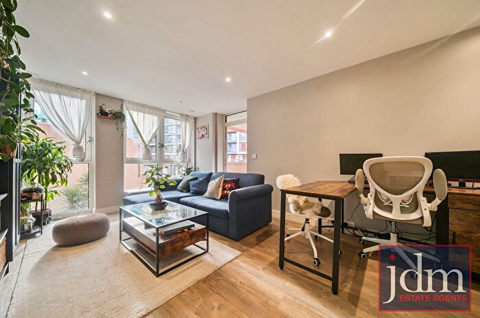 1 Bedroom Flat To Rent In Cable Walk, London, SE10