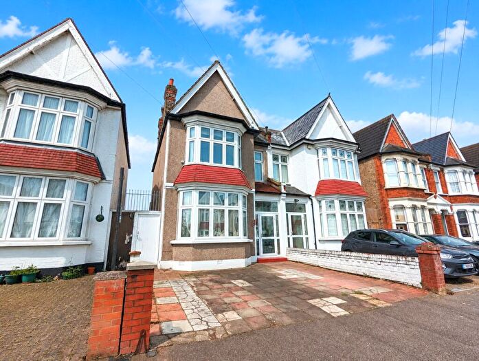 4 Bedroom Semi Detached House For Sale In Arran Road, Catford, SE6