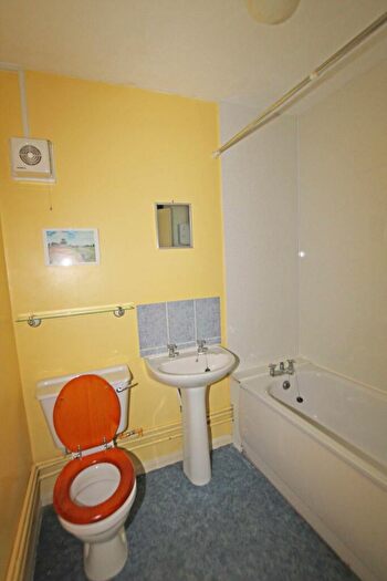 1 Bedroom Flat For Sale In Elmwood, Arundel Road, BN21