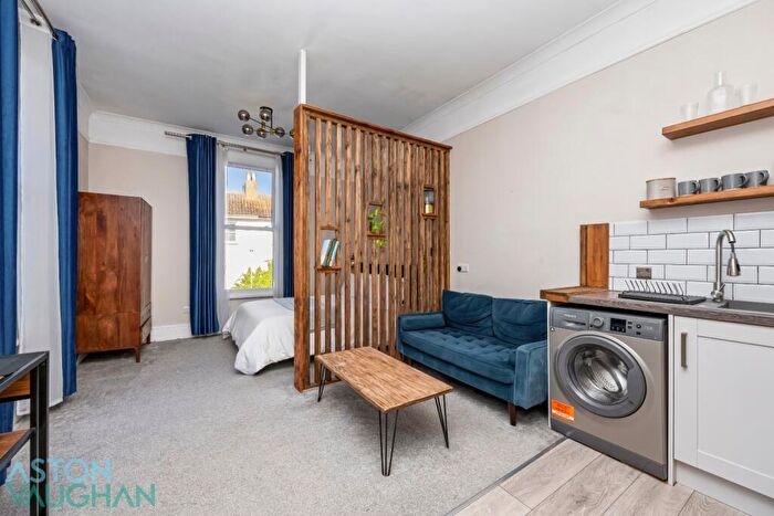 Apartment To Rent In Norton Road, Hove, BN3