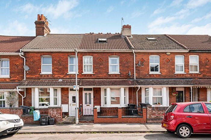 2 Bedroom Terraced House For Sale In Hunt Street, Swindon, SN1