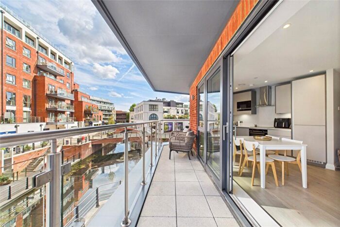 2 Bedroom Apartment For Sale In The Colonnade, Maidenhead, Berkshire, SL6