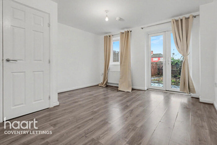 3 Bedroom Town House To Rent In Thackeray Road, Coventry, CV2