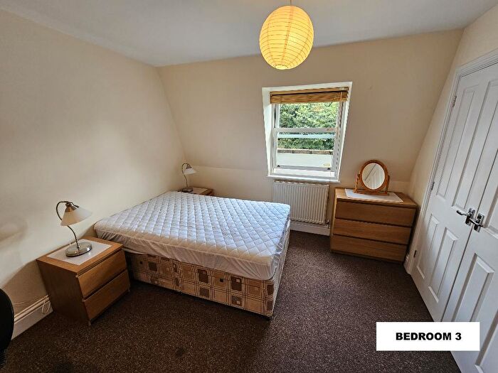 3 Bedroom Flat To Rent In Cheltenham Road, Lower Cotham, Bristol, BS6