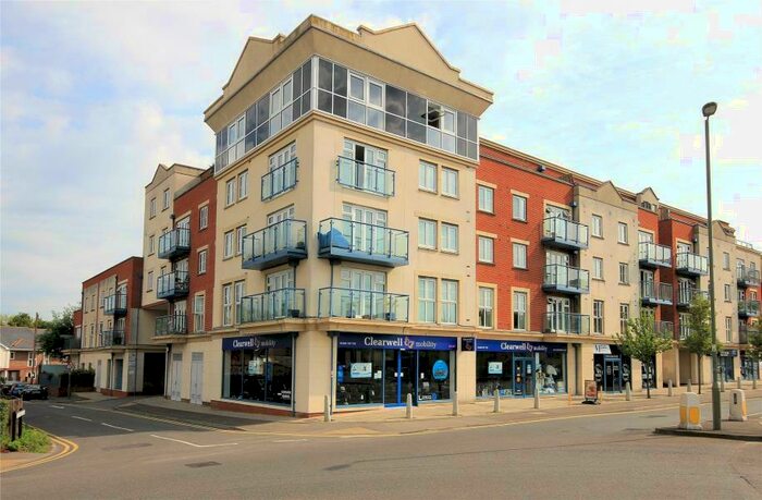 2 Bedroom Flat To Rent In Woking, GU21