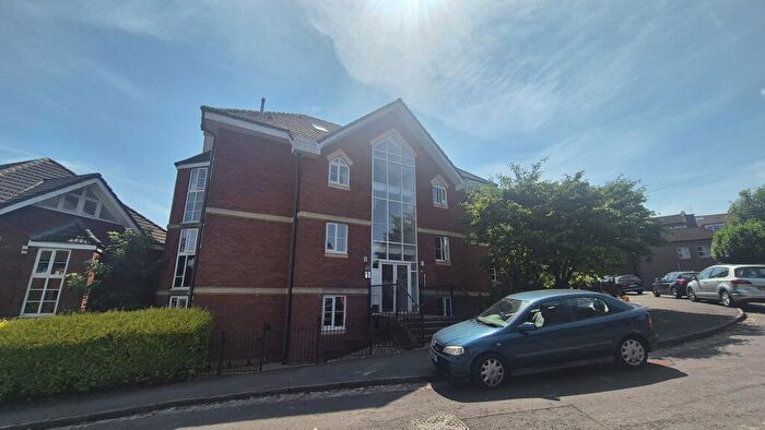 2 Bedroom Apartment To Rent In Newland Heights, Hurlingham Road, BS7