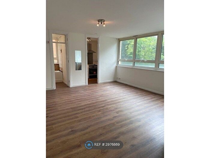 Studio To Rent In Hilltop House, London, N6