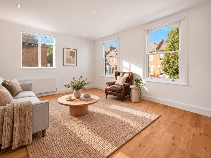 1 Bedroom Flat To Rent In Sterndale Road, Barons Court, W14