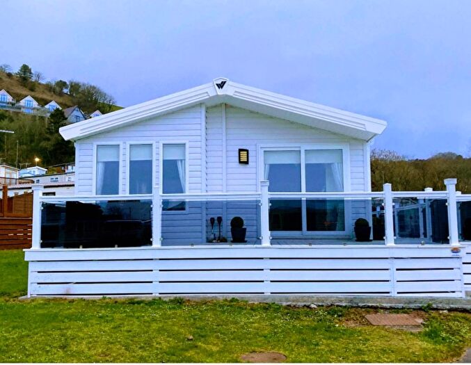 3 Bedroom Lodge For Sale In Pendine, Carmarthen, SA33