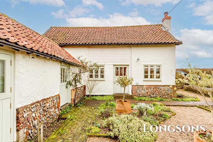 2 Bedroom Barn Conversion To Rent In Southend, Bradenham, IP25