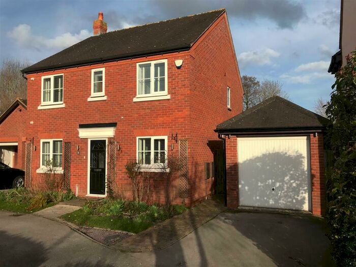 4 Bedroom House To Rent In Alexandra Drive, Yoxall, Burton-On-Trent, DE13