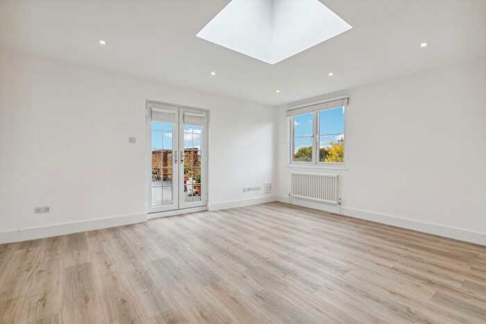 1 Bedroom Flat To Rent In Shillington Old School, Este Road, SW11