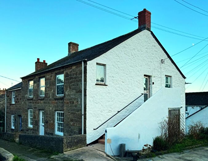 2 Bedroom Flat To Rent In Farmers Meadow, Penzance, TR18