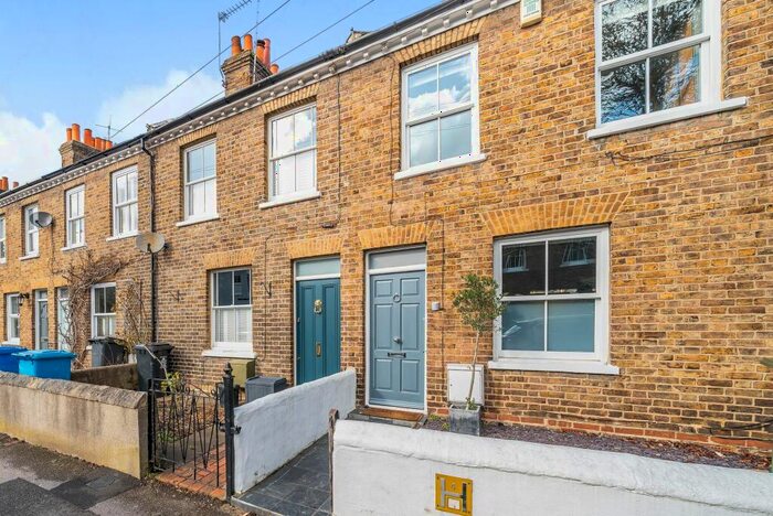 2 Bedroom Terraced House To Rent In Bexley Street, Windsor, SL4