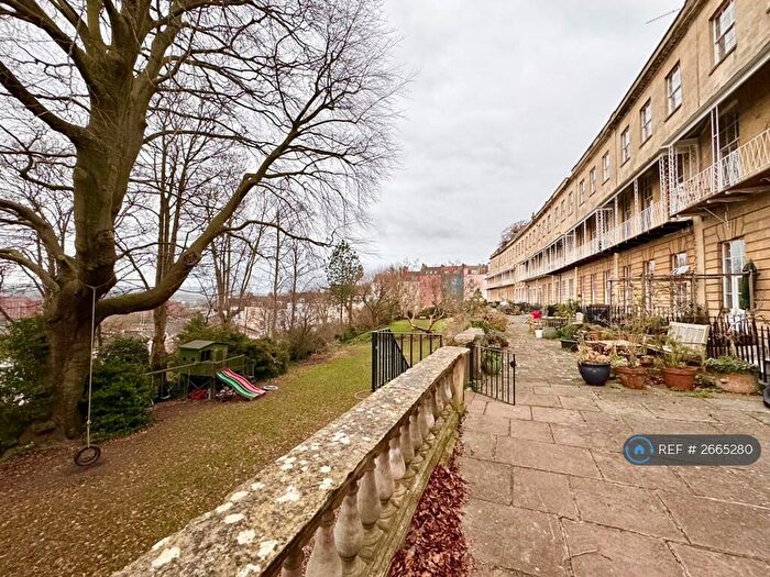 2 Bedroom Flat To Rent In Cornwallis Crescent, Bristol, BS8