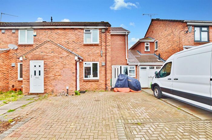 4 Bedroom Property For Sale In Pearl Gardens, Slough, SL1