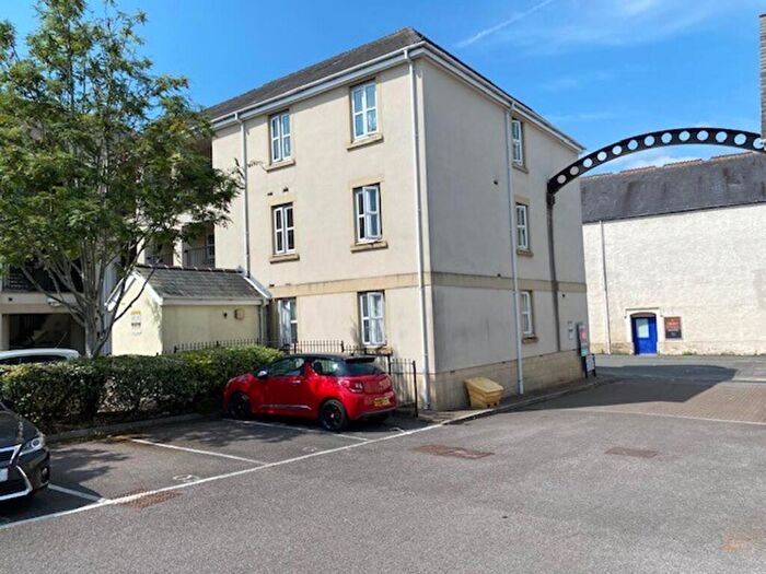 2 Bedroom Flat To Rent In Pendennis Park, Staple Hill, BS16