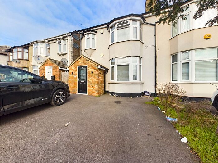 2 Bedroom Flat To Rent In South Street, Romford, RM1