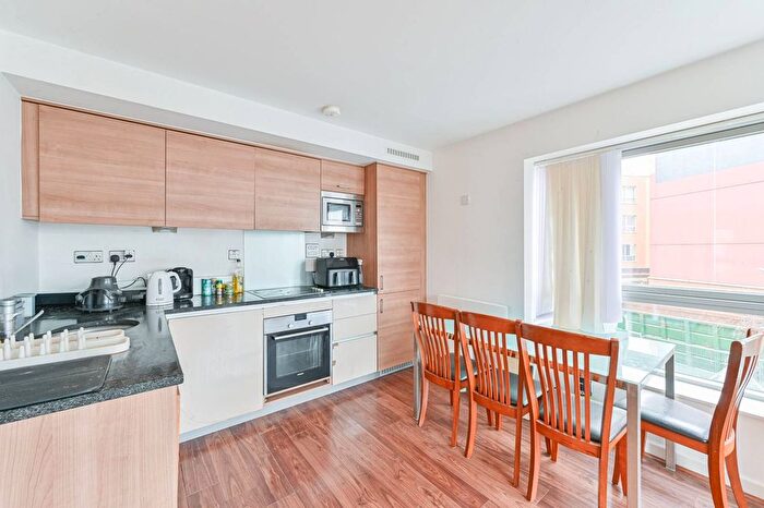 3 Bedroom Flat For Sale In West Parkside, Greenwich Millennium Village, London, SE10