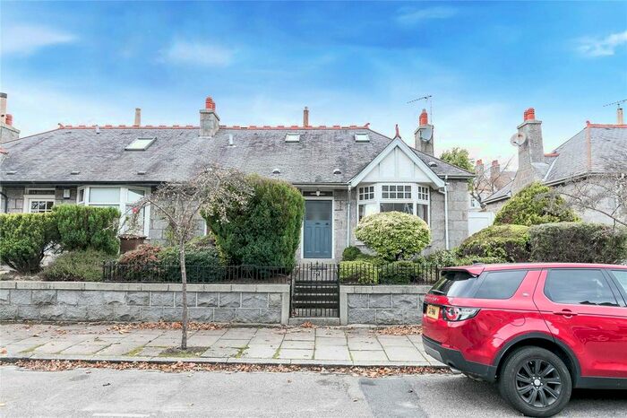 4 Bedroom Semi-Detached House To Rent In Richmondhill Place, Aberdeen, AB15