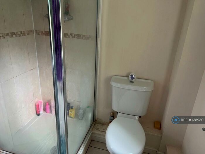 2 Bedroom Flat To Rent In Merlin Close, Chafford Hundred, Grays, RM16