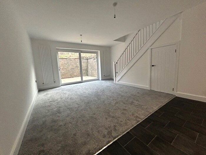 3 Bedroom Terraced House For Sale In Burnley Road, Todmorden, OL14