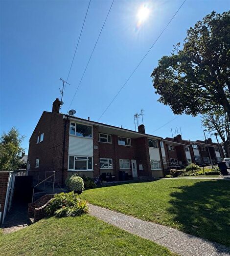 2 Bedroom Flat To Rent In Sundew Grove, Ramsgate, CT11