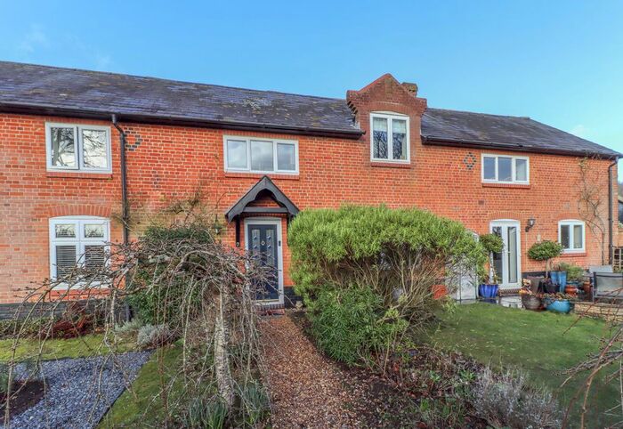 3 Bedroom Mews For Sale In Chattis Hill, Stockbridge, Hampshire, SO20