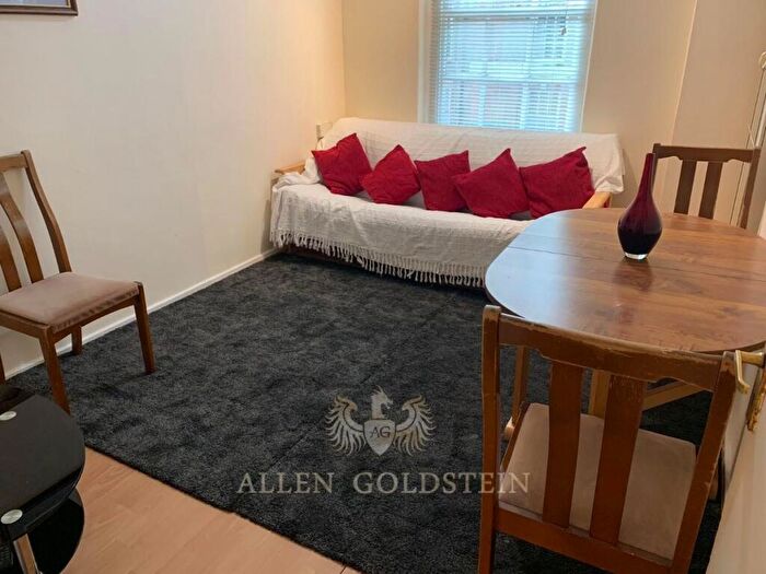 3 Bedroom Flat To Rent In Skipwith House, EC1